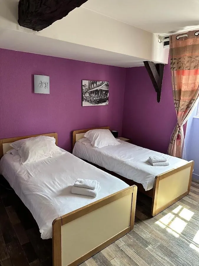 **  Chez Louisette Chambre Hotel Dinan França